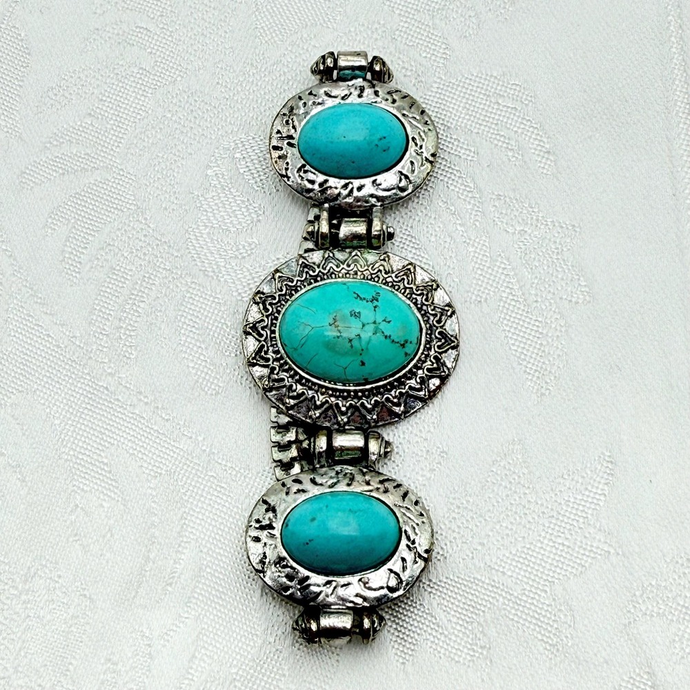 Vintage Southwestern Faux Turquoise Cabochon and Silver Tone Clasp Bracelet